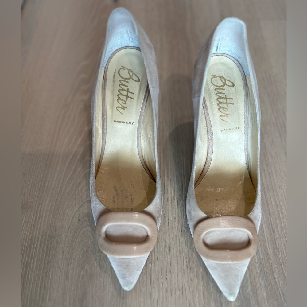 Butter light tan/cream suede heel - size 8